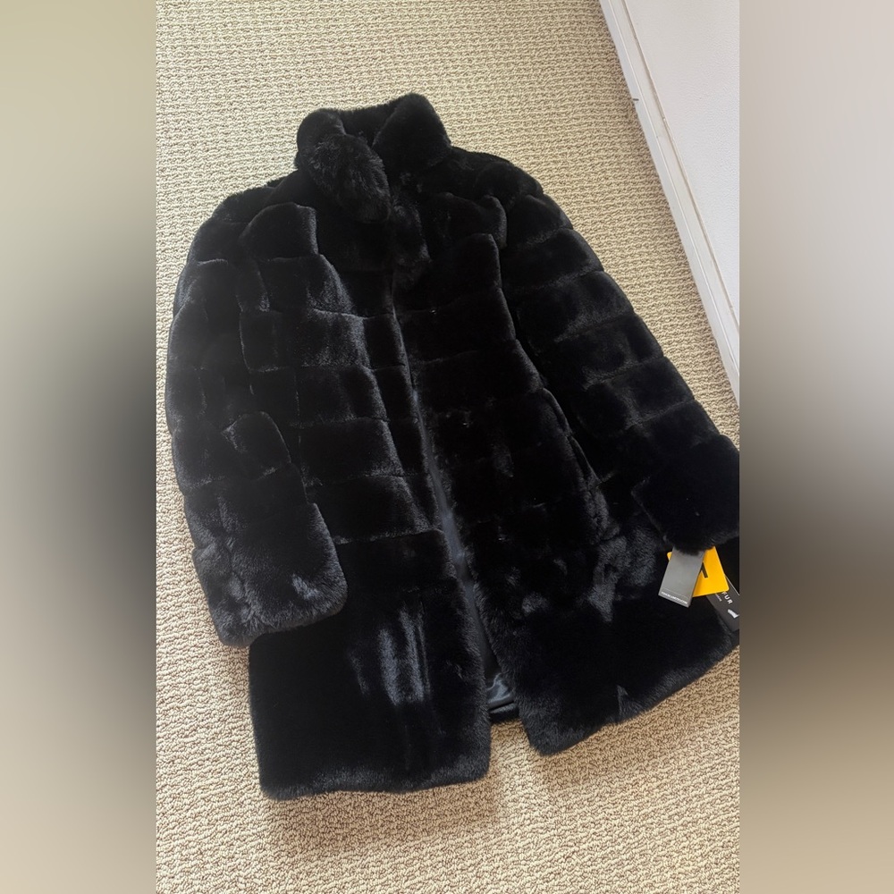Vince Camuto- Faux Fur Jacket - Picture 2 of 3